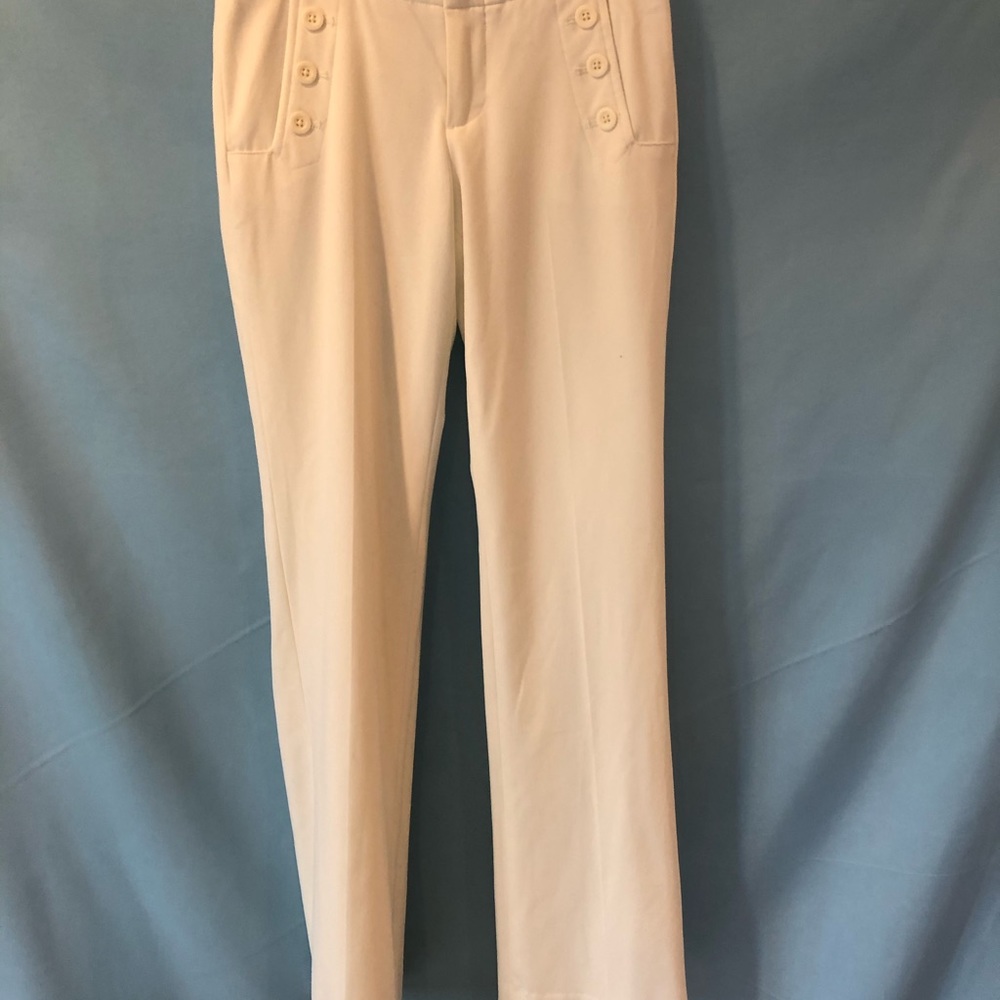 White GAP trouser.